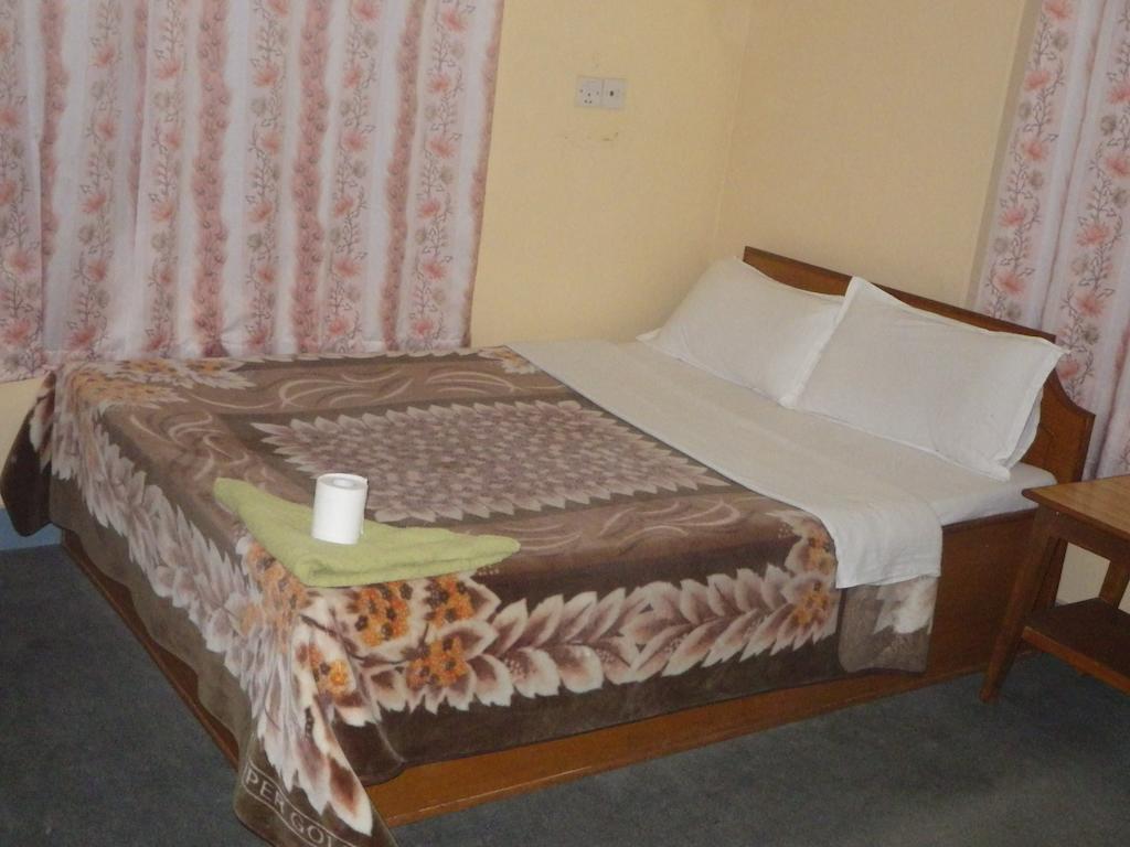 Green Tara Hotel Pokhara Phòng bức ảnh