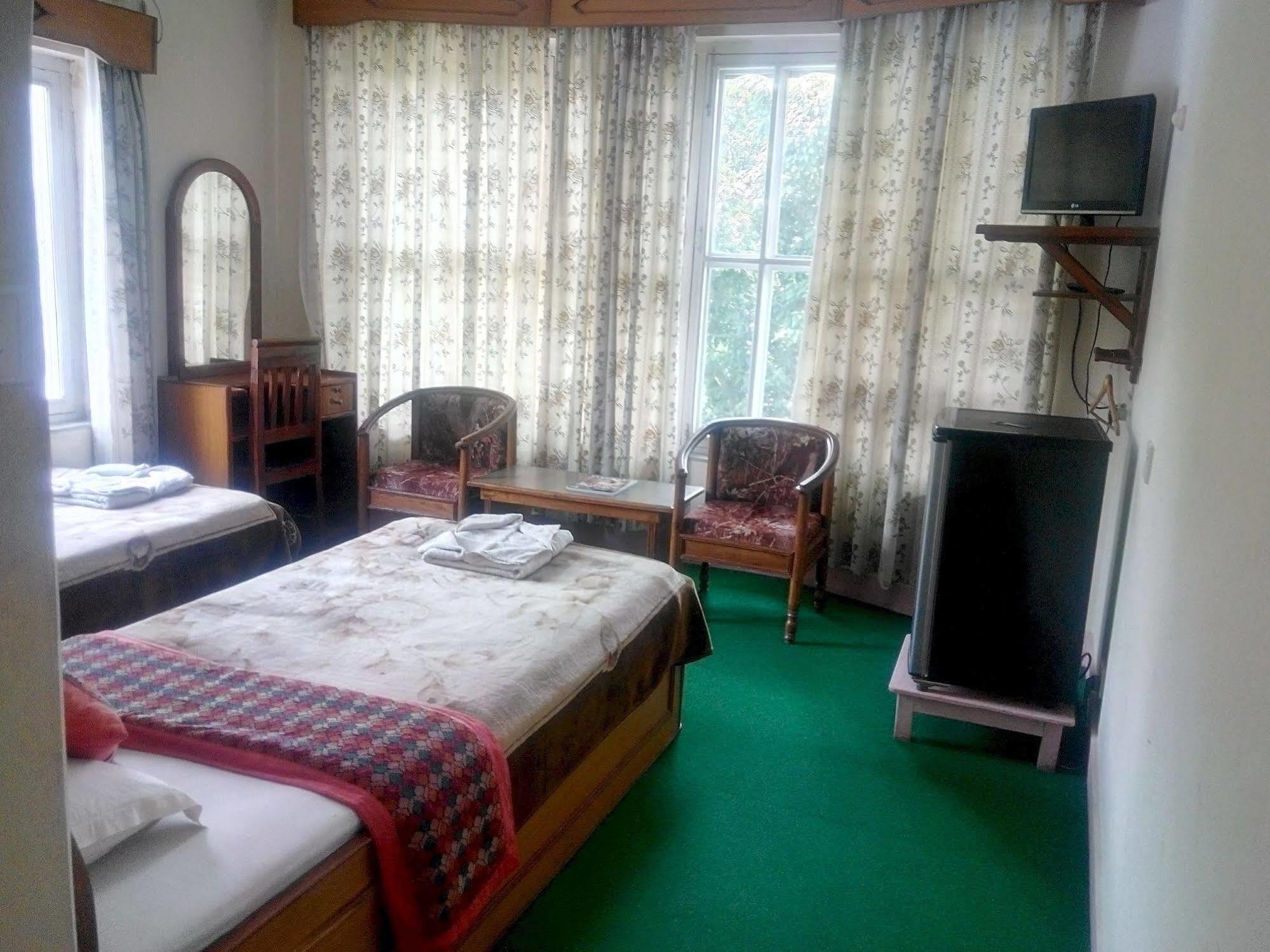 Green Tara Hotel Pokhara Ngoại thất bức ảnh