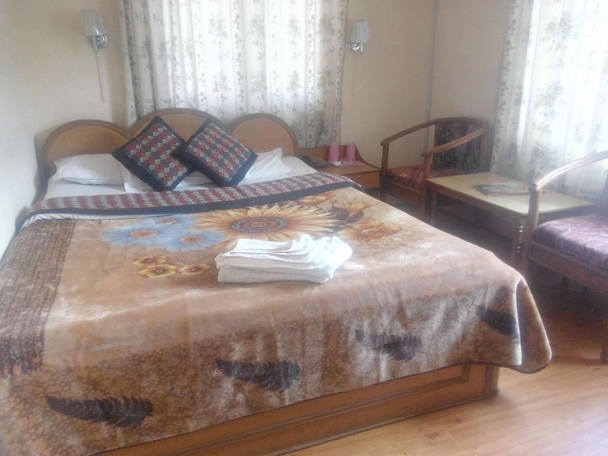 Green Tara Hotel Pokhara Ngoại thất bức ảnh